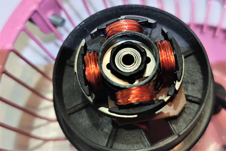 the Oil-impregnated Bearing Inside the Fan