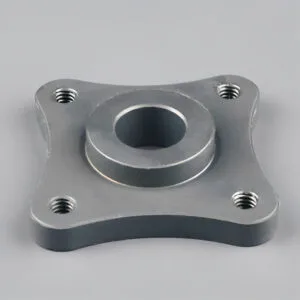 Brida de bomba de agua 1